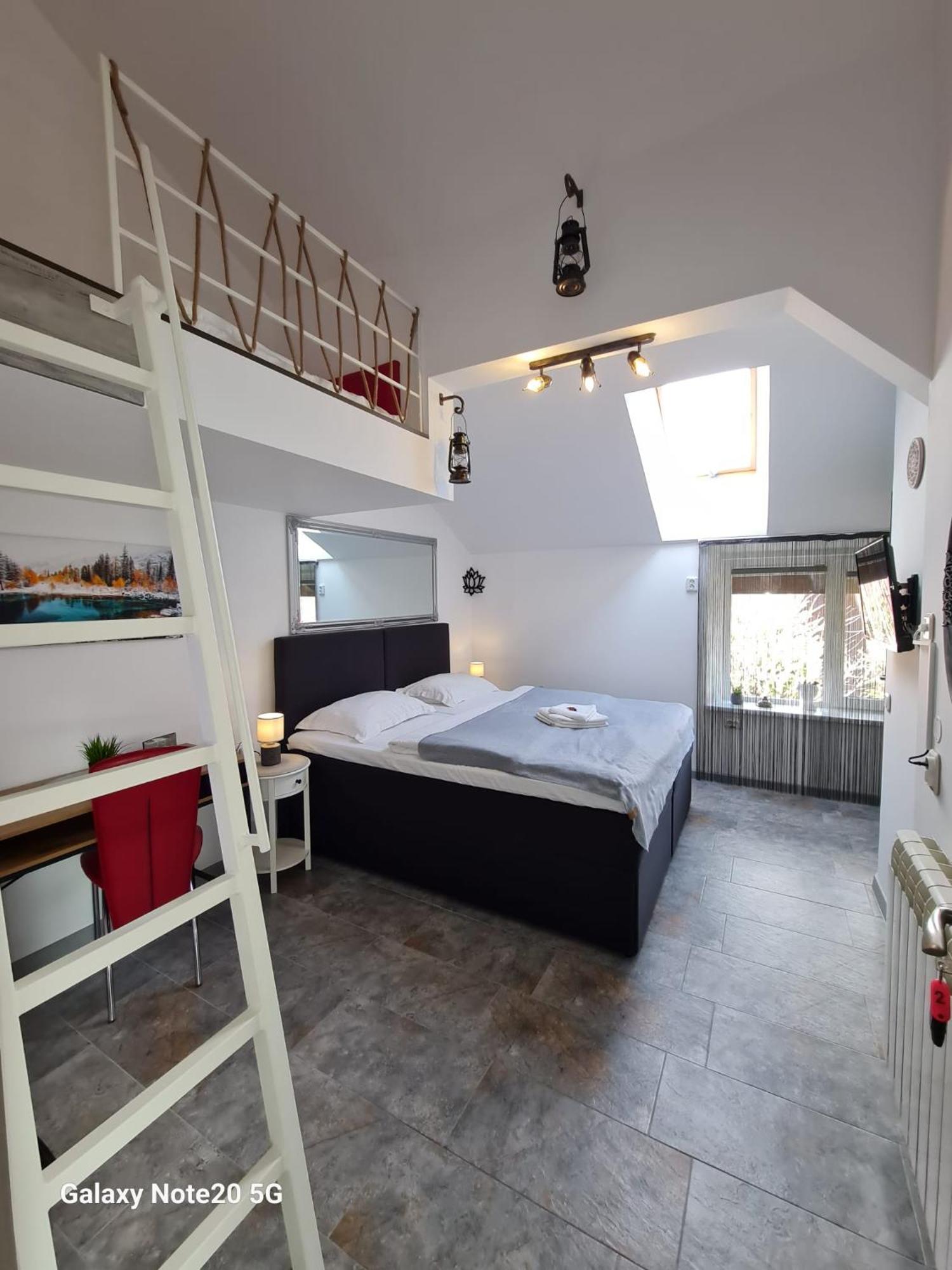 Casa Aryan Apartment Sînpetru Екстериор снимка